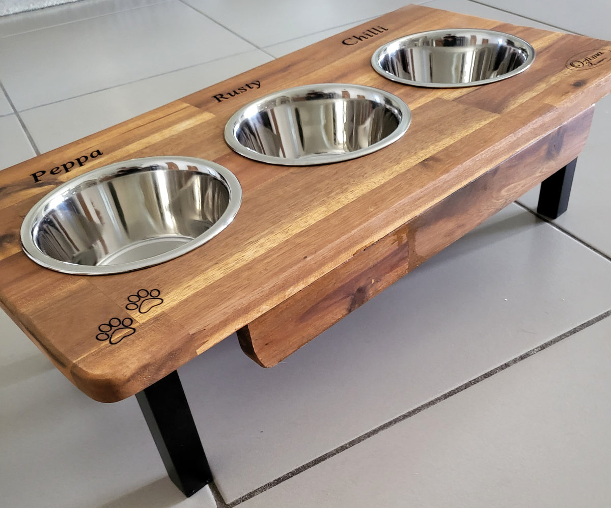 Elevated Medium Triple Dog Feeding Station with 3 x Stainless Steel Di Oztima Grazing Boards