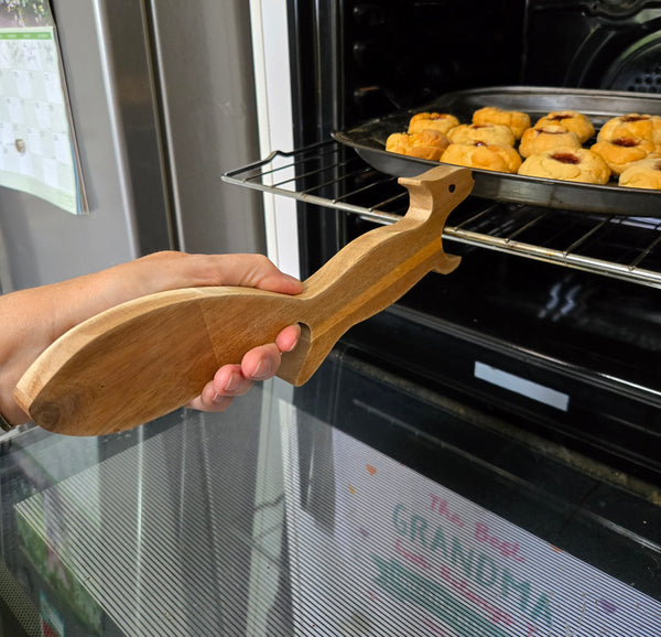 Oven Buddy Squirrel Push Pull Stick Kitchen Gadget